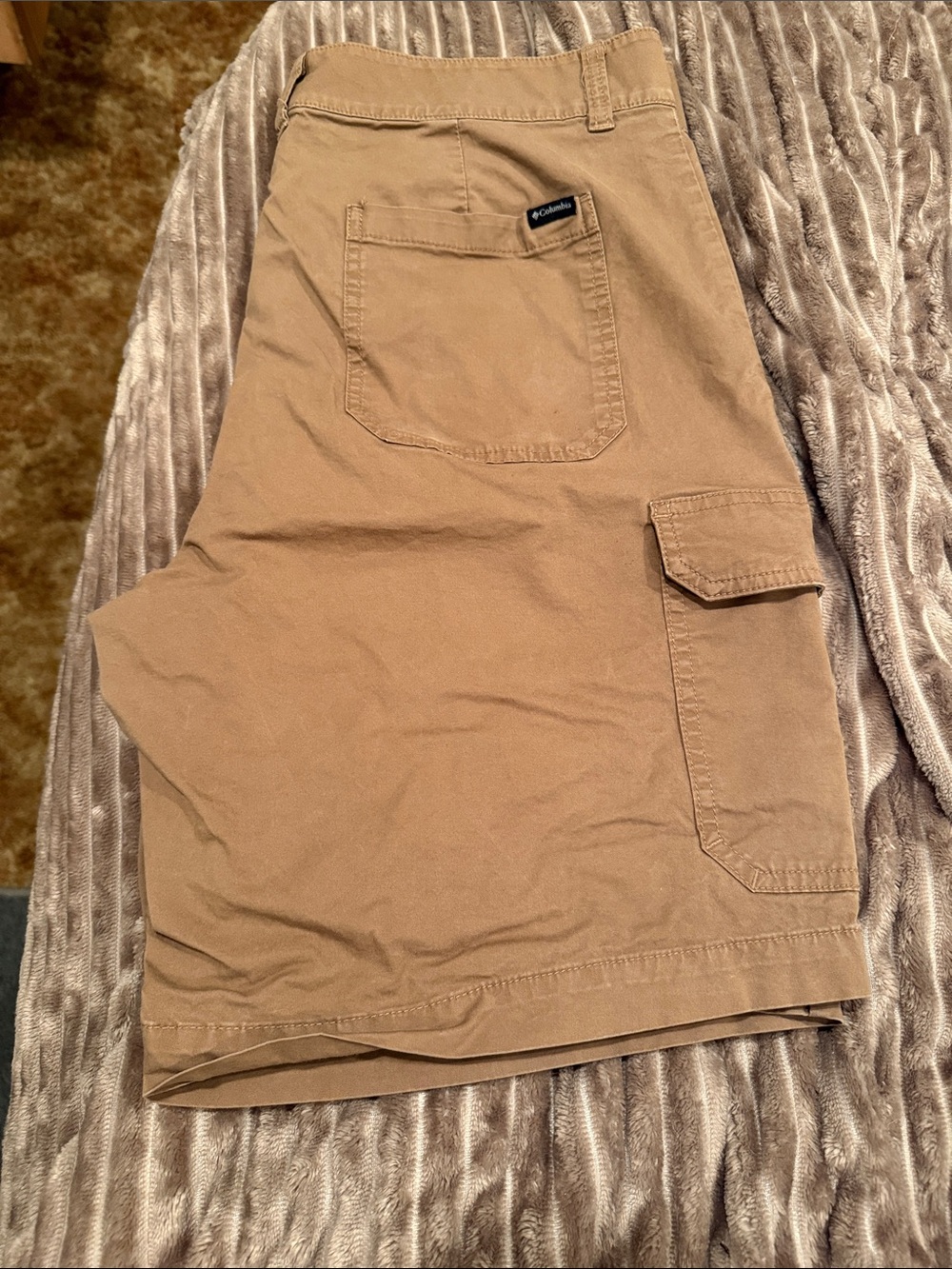 Columbia Tan Khaki Cargo Shorts